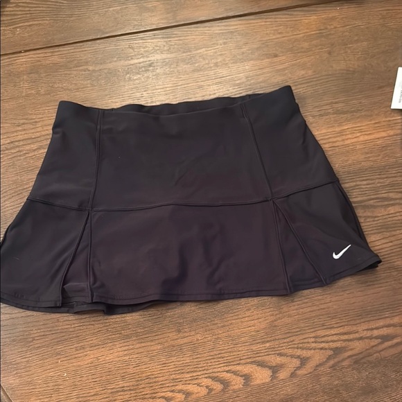 Nike Black Athletic Skorts with Flared Design. Size 8-10 or medium - Picture 1 of 6